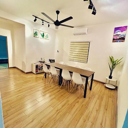 Raees Homestay Kampong Tanjong Minyak Екстер'єр фото