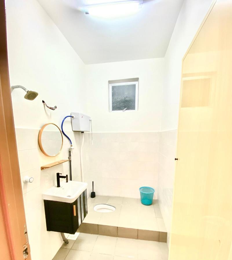 Raees Homestay Kampong Tanjong Minyak Екстер'єр фото