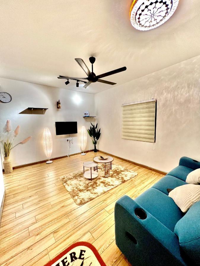 Raees Homestay Kampong Tanjong Minyak Екстер'єр фото