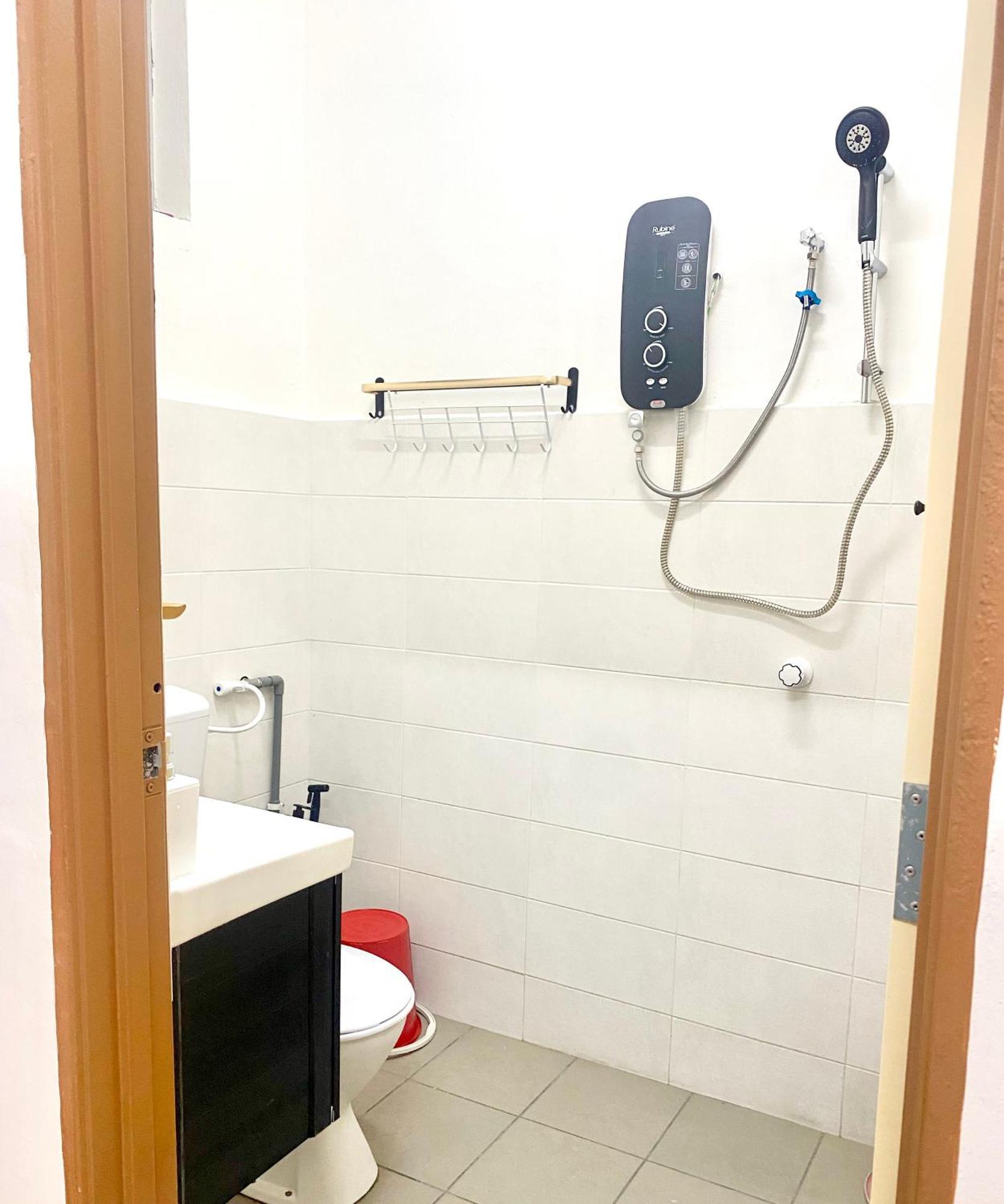 Raees Homestay Kampong Tanjong Minyak Екстер'єр фото
